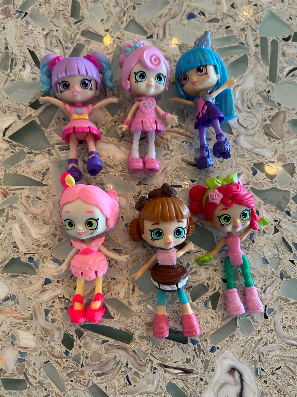 Set of 6 Shopkins Dolls